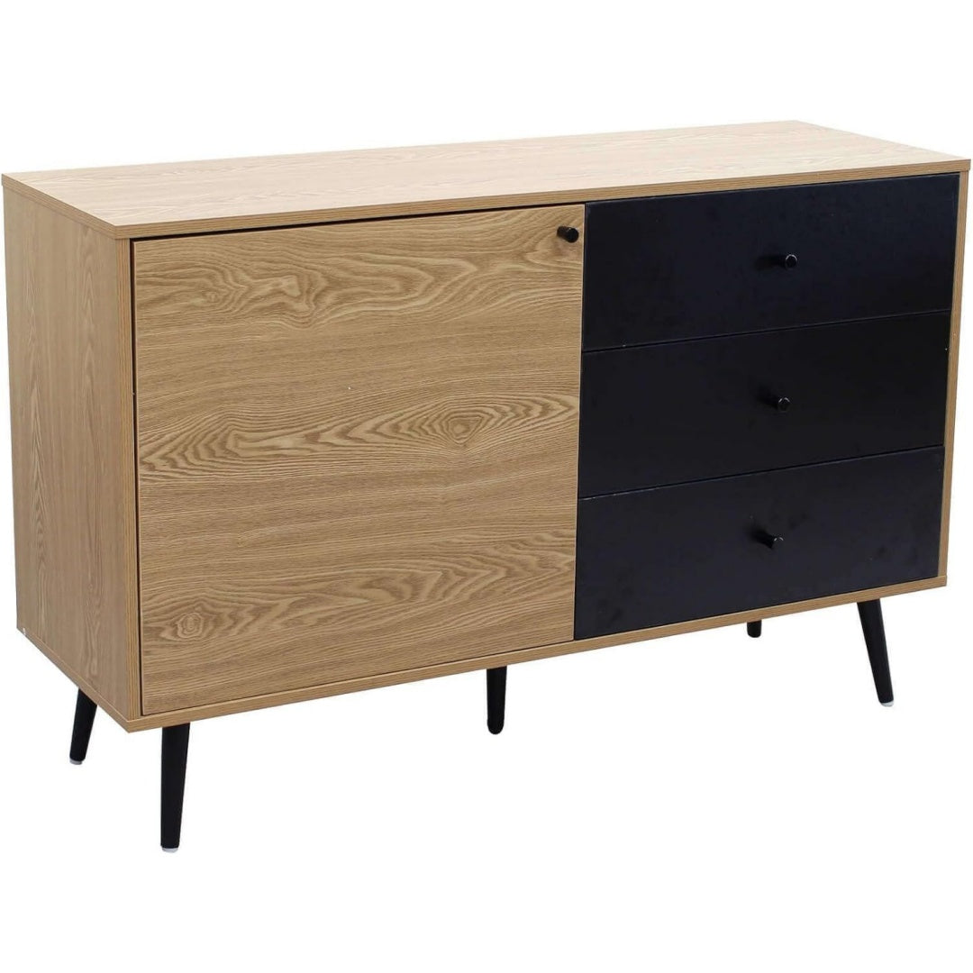 Eine Tuer praegt das Sideboard in Naturbraun und Schwarz