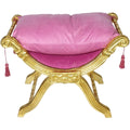 Rosa und Gold bestimmt die Farbgebung von dem Hocker