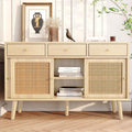 Schiebetueren und 3 Schubladen an dem Sideboard