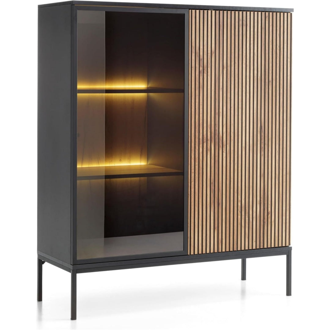 Vitrine mit grifflosen Fronten